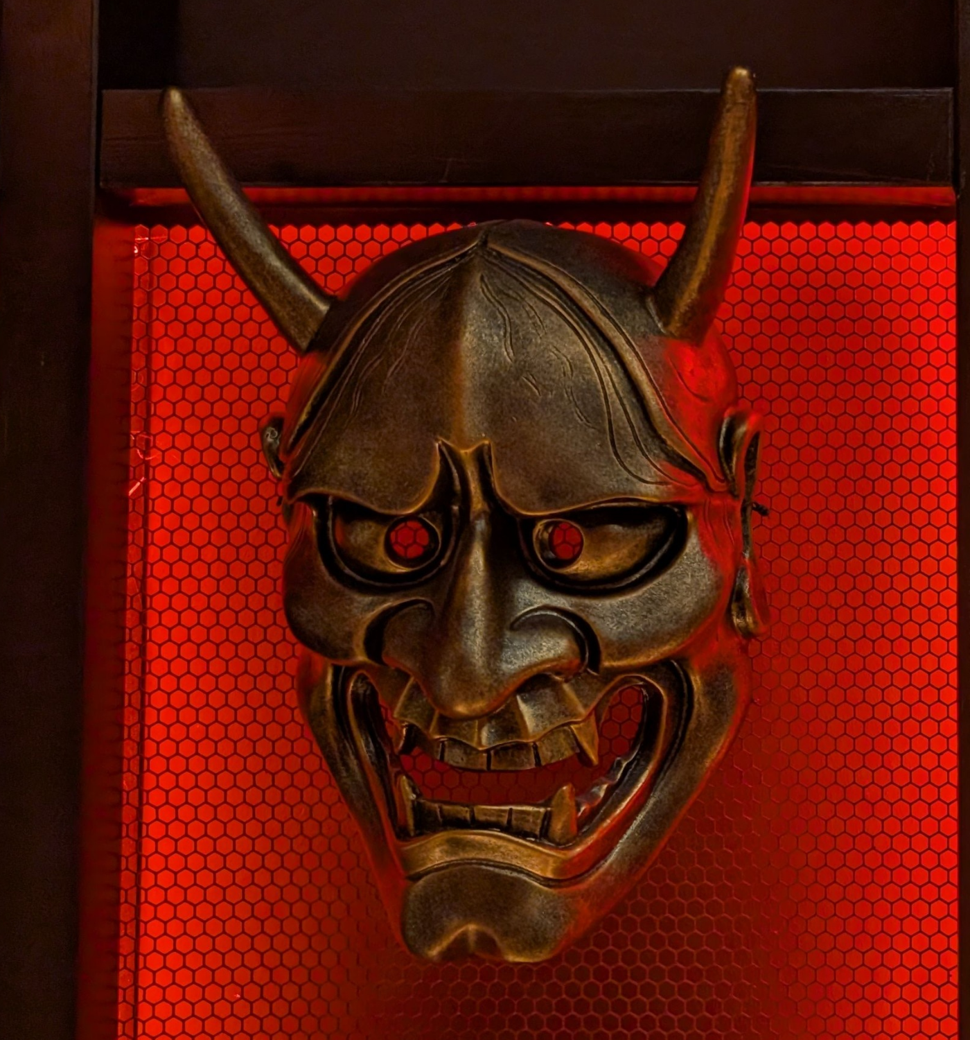 "Kintsugi Hannya" (復活の仮面 - Die Maske der Wiedergeburt)